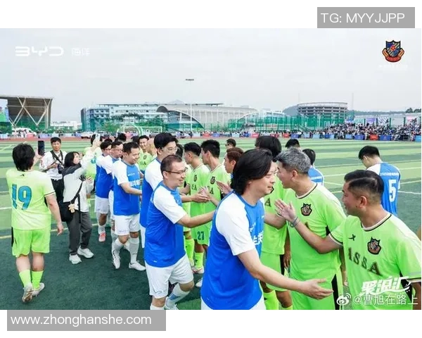 激情四溢的13年足球明星赛盛典汇聚传奇球星展现精彩对决与友谊的魅力