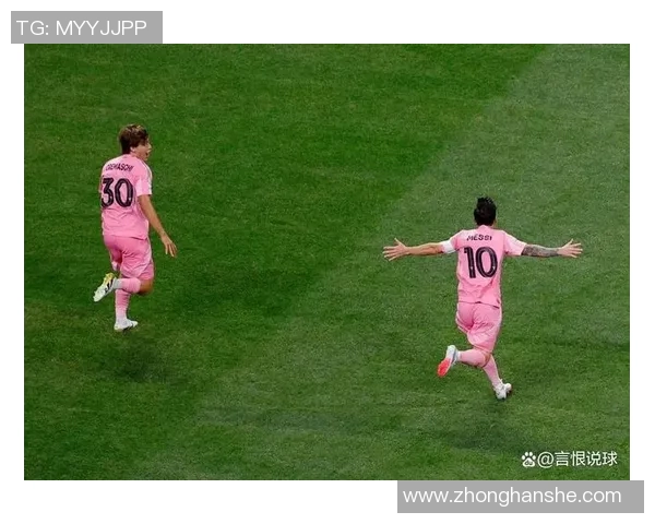 足球明星挑战擦镜子技能展现幽默风采引发粉丝热议