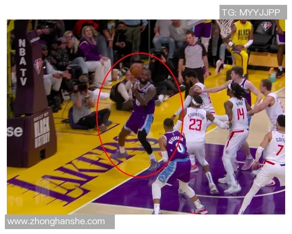 篮球明星的妻子如何在聚光灯下平衡家庭与事业的挑战与成长